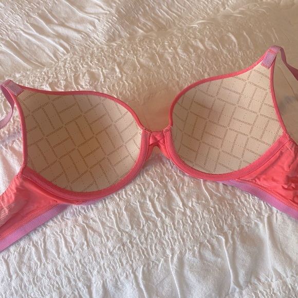 VS push up bra (32B) - Picture 3 of 4